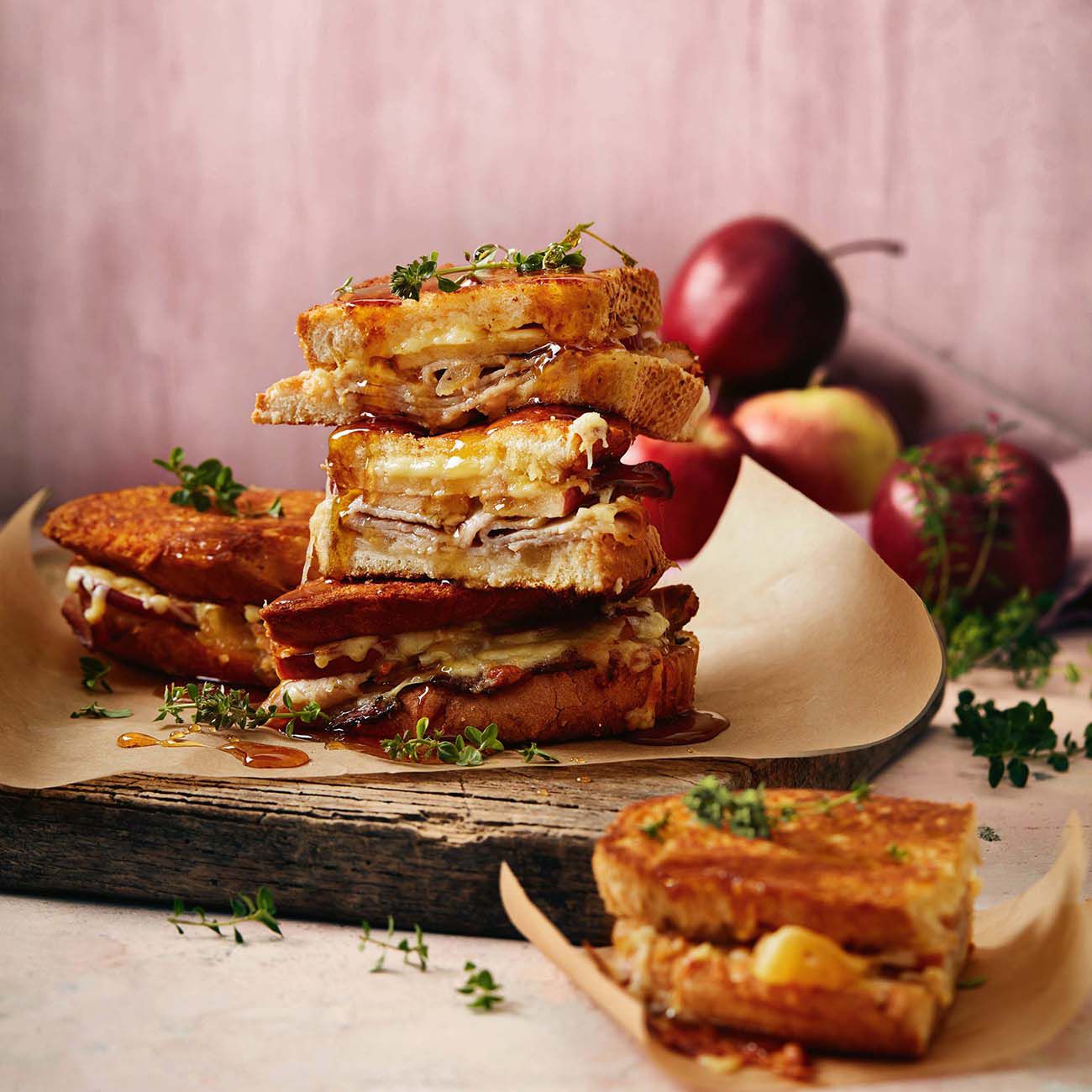 Apple sandwiches with Thyme and maple syrup