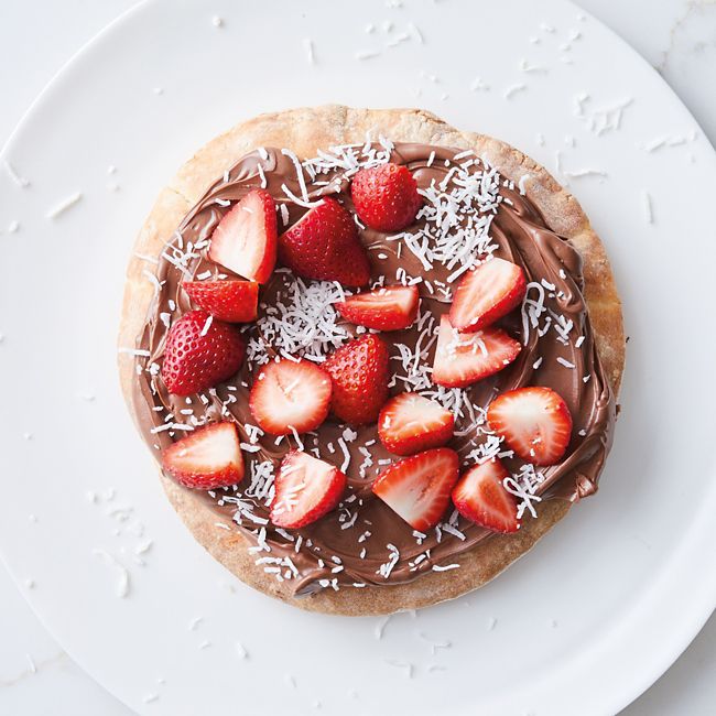 Easy Choc Hazelnut & Strawberry Pizza