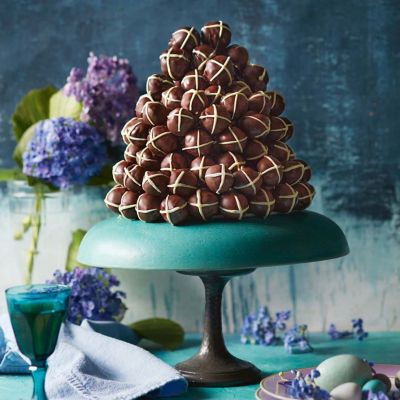 Hot Cross Bun Truffle Cake