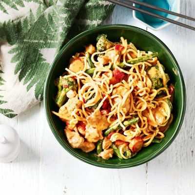 Speedy Thai Chicken Noodle Curry
