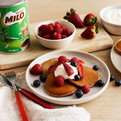 Milo Pikelets With Yoghurt And Berries