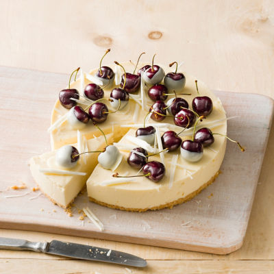 Festive White Chocolate Cheesecake With Cherries