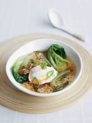 Oriental Rice Soup With Egg & Greens