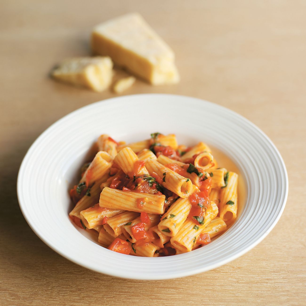 Rigatoni With Fresh Tomato Chilli Garlic Basil Recipe Woolworths