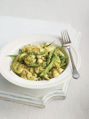 Pasta With Asparagus, Beans & Pesto