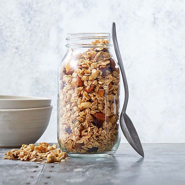 Homemade Granola With Cinnamon & Honey