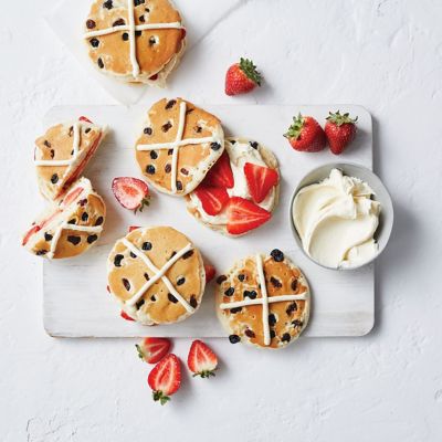 Hot Cross Bun Pancakes