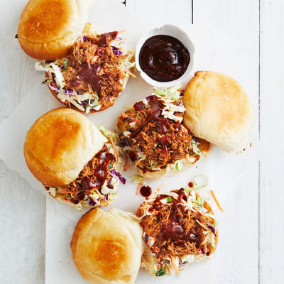 American-Style Pulled Pork Burgers