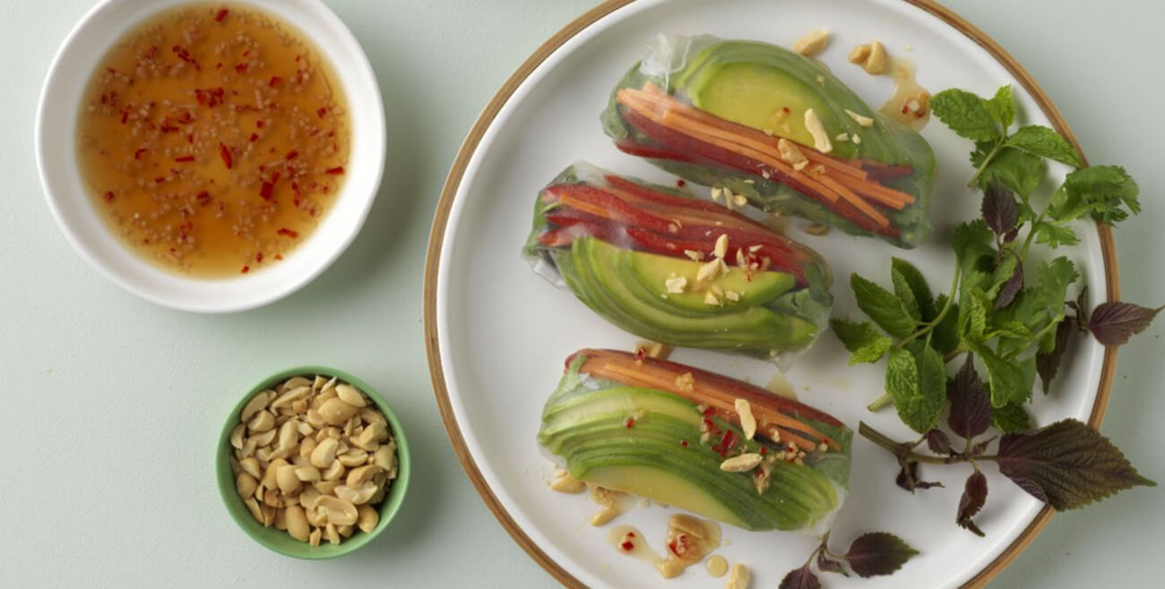 Rice Paper Rolls With Avocado And Spicy Dipping Sauce Recipe Woolworths