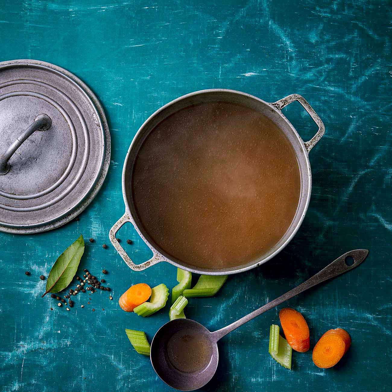 Homemade chicken stock