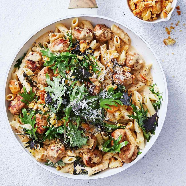 Kale & Meatball Pasta With Garlic Breadcrumbs