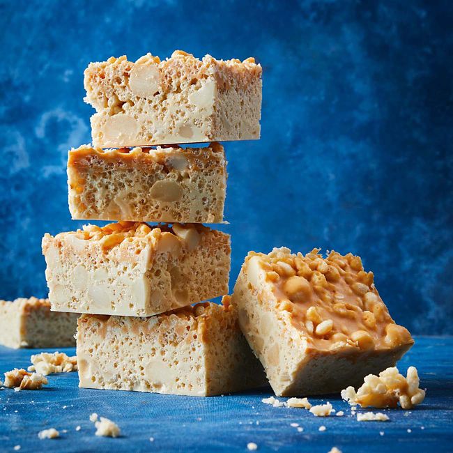 Caramelised White Chocolate Crackle Slice