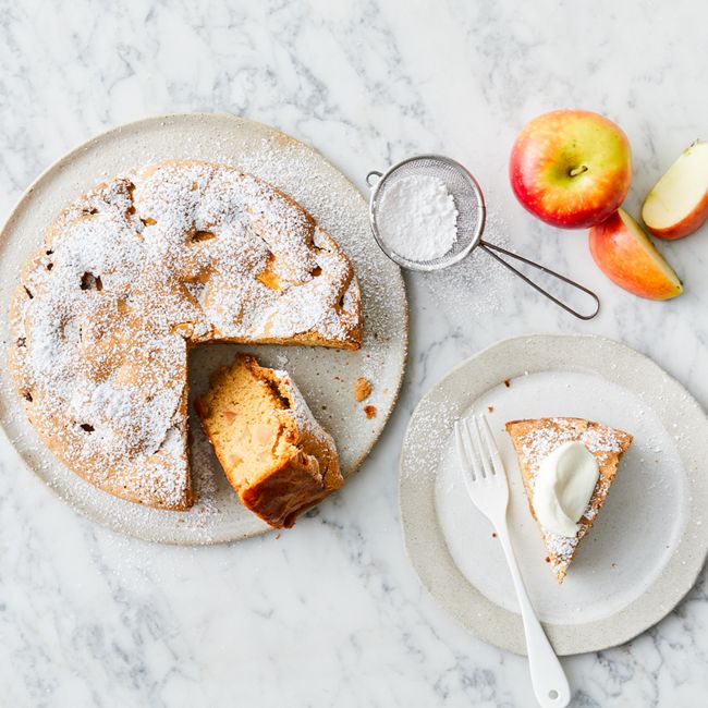 Easy Apple Cake