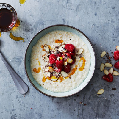 Porridge With Cacao and Almond Sprinkle