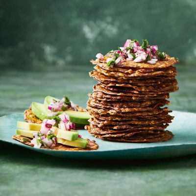 Cheesy Avocado Crackers With Mexican Salsa