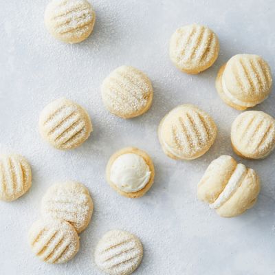 Classic-melting moments