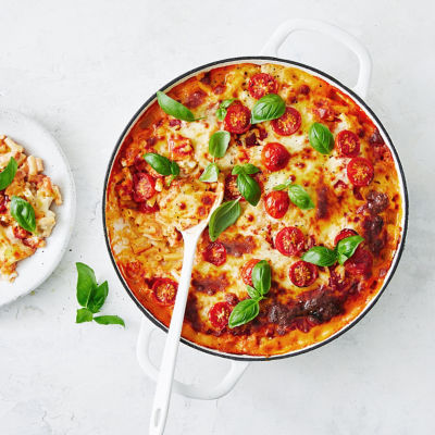 Mozzarella, tomato and basil macaroni