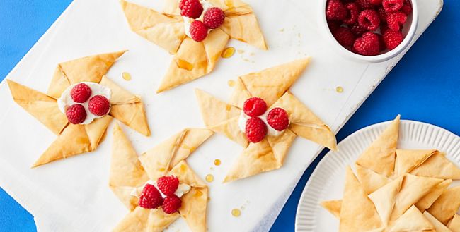 Raspberry & ricotta pinwheels