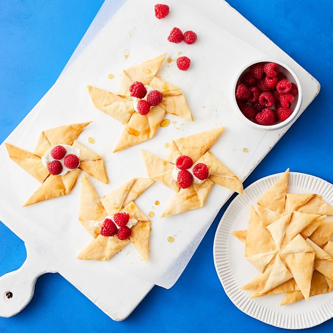 Raspberry & ricotta pinwheels