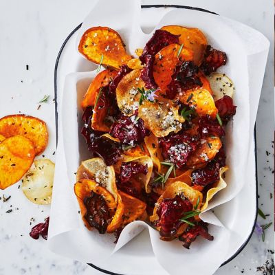 Vegetable crisps with rosemary salt