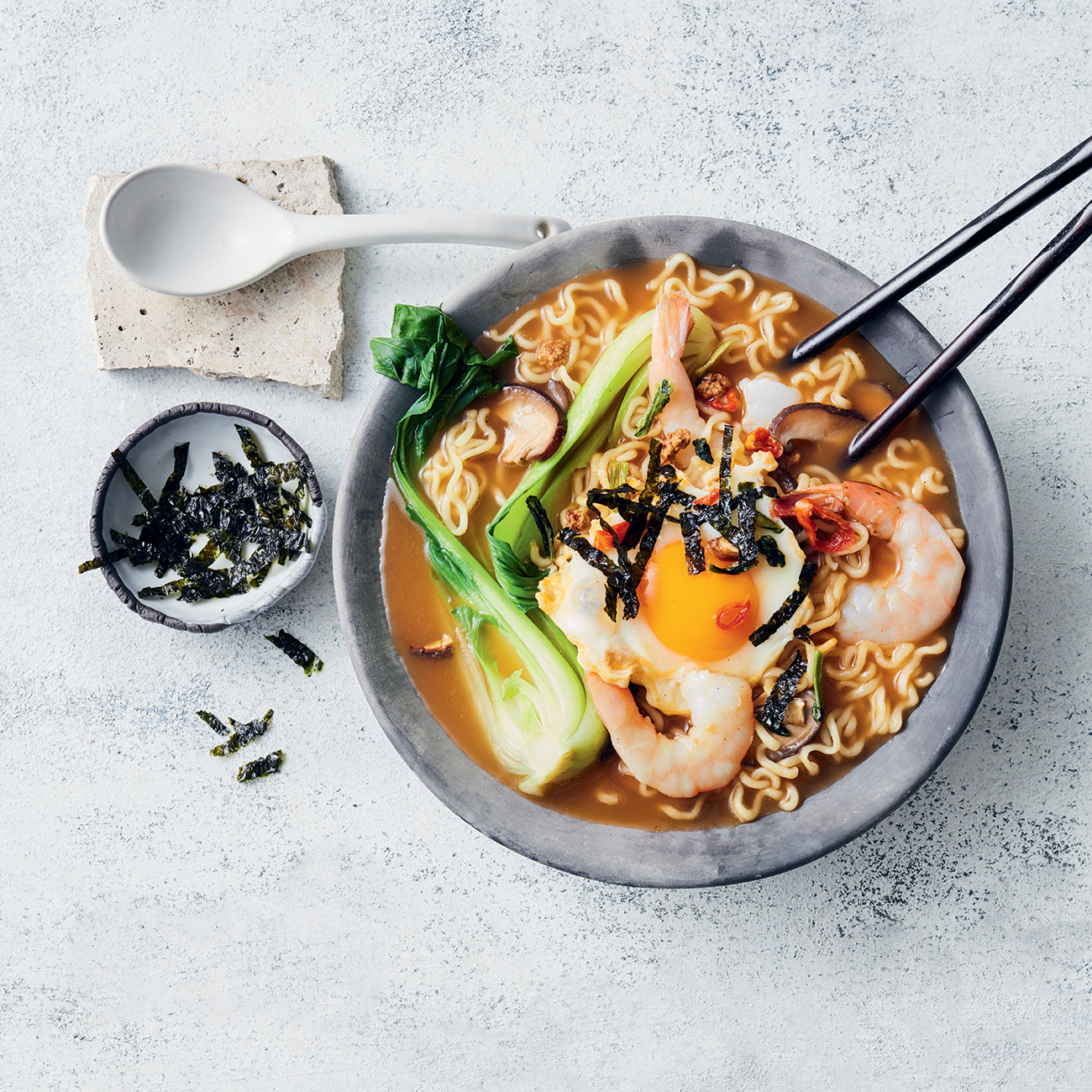 Ramen noodle soup With the lot