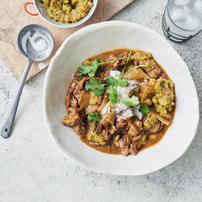 Slow-cooker beef and onion korma With dal