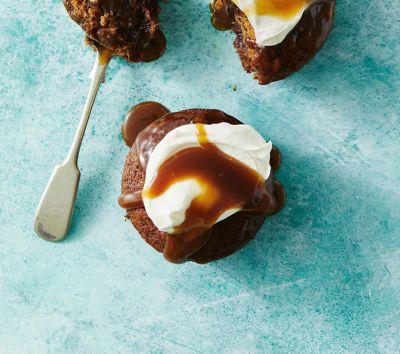 Sticky date puddings