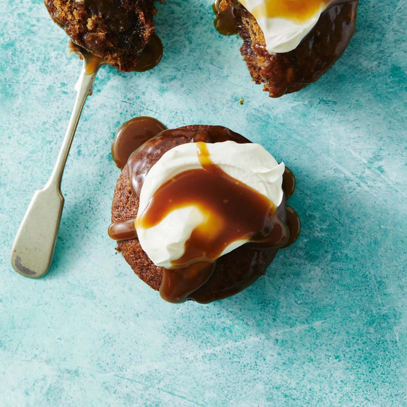 Sticky date puddings