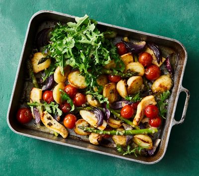 Crispy potato and haloumi salad traybake