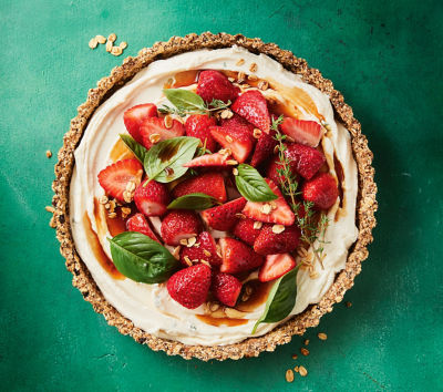 Healthier No-Bake Strawberry and Basil Cheesecake Tart