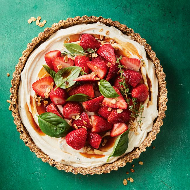 Healthier No-Bake Strawberry and Basil Cheesecake Tart