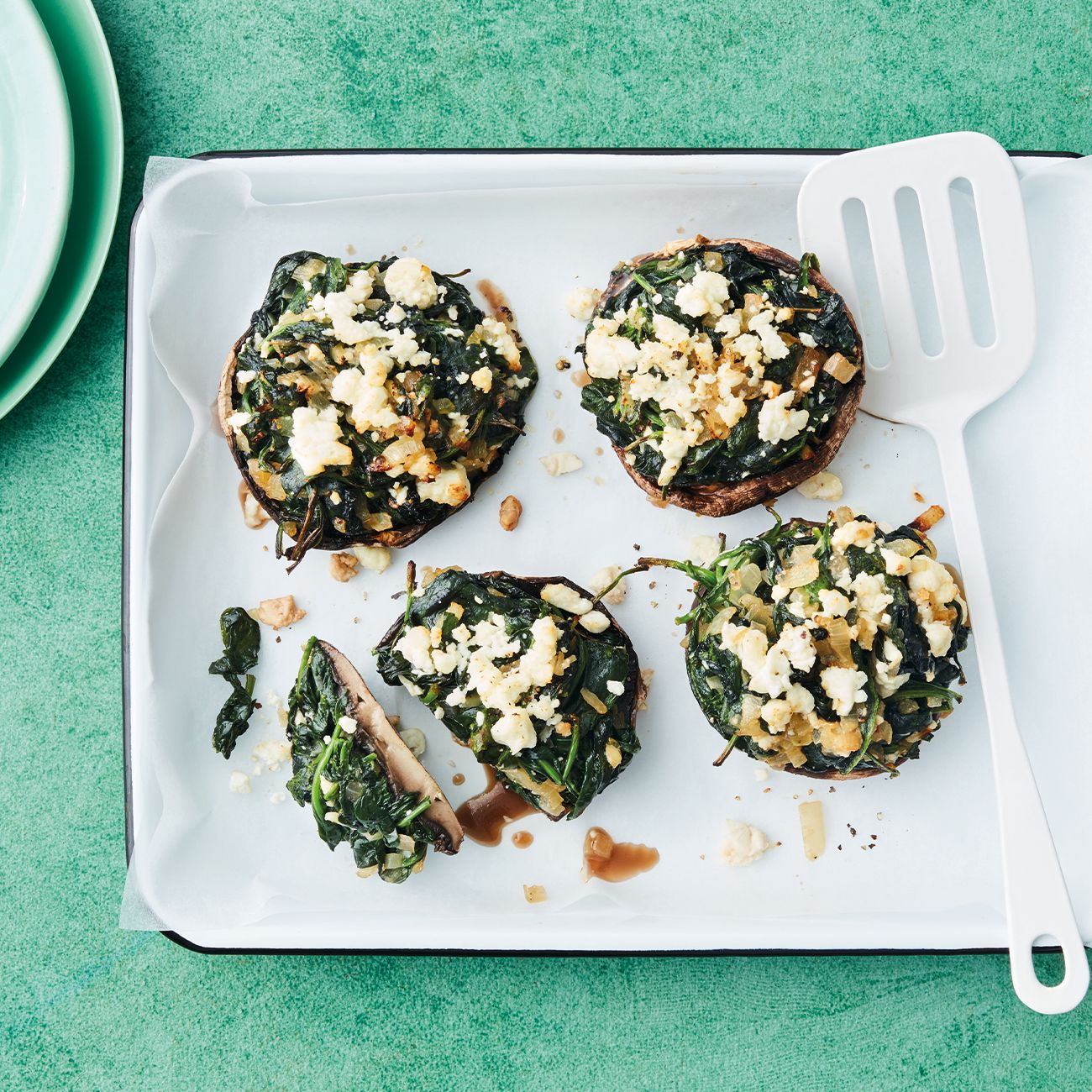 Healthier spanakopita-style stuffed mushrooms 