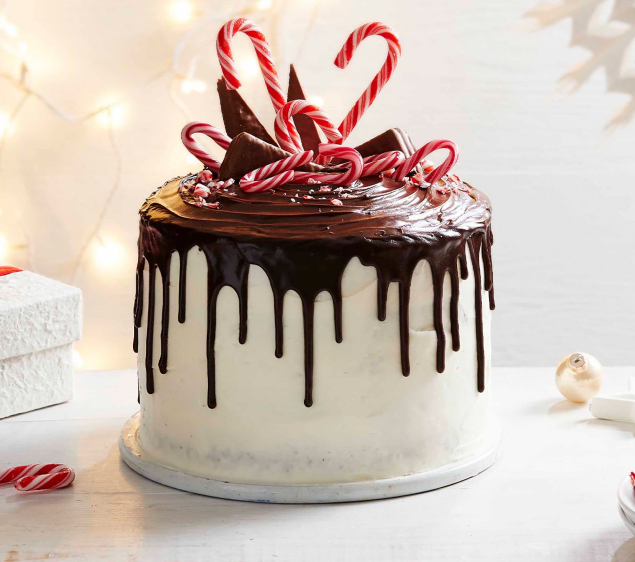 Christmas Candy Cane Drip Cake Recipe