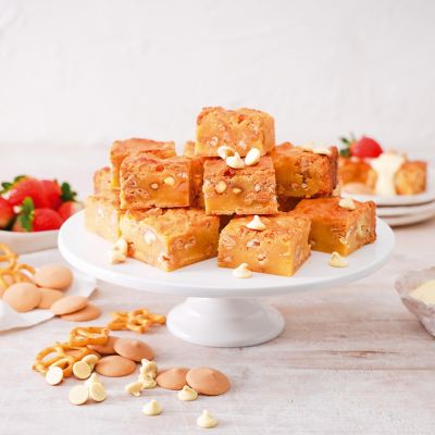 Pretzel & Macadamia Goldies