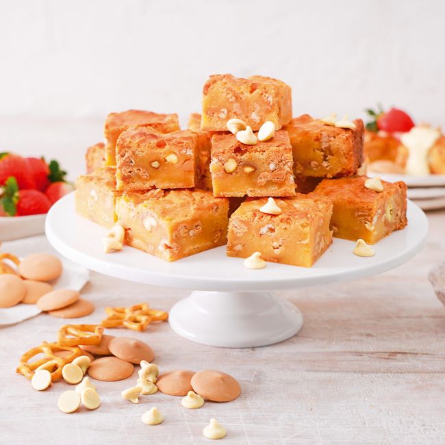 Pretzel & Macadamia Goldies