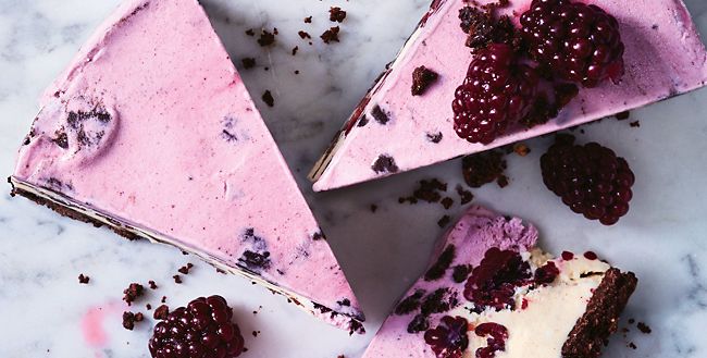 Blackberry, Vanilla & Cookie Ice-Cream Cake