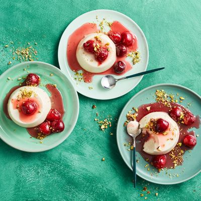Yoghurt Panna Cotta With Cherry Sauce