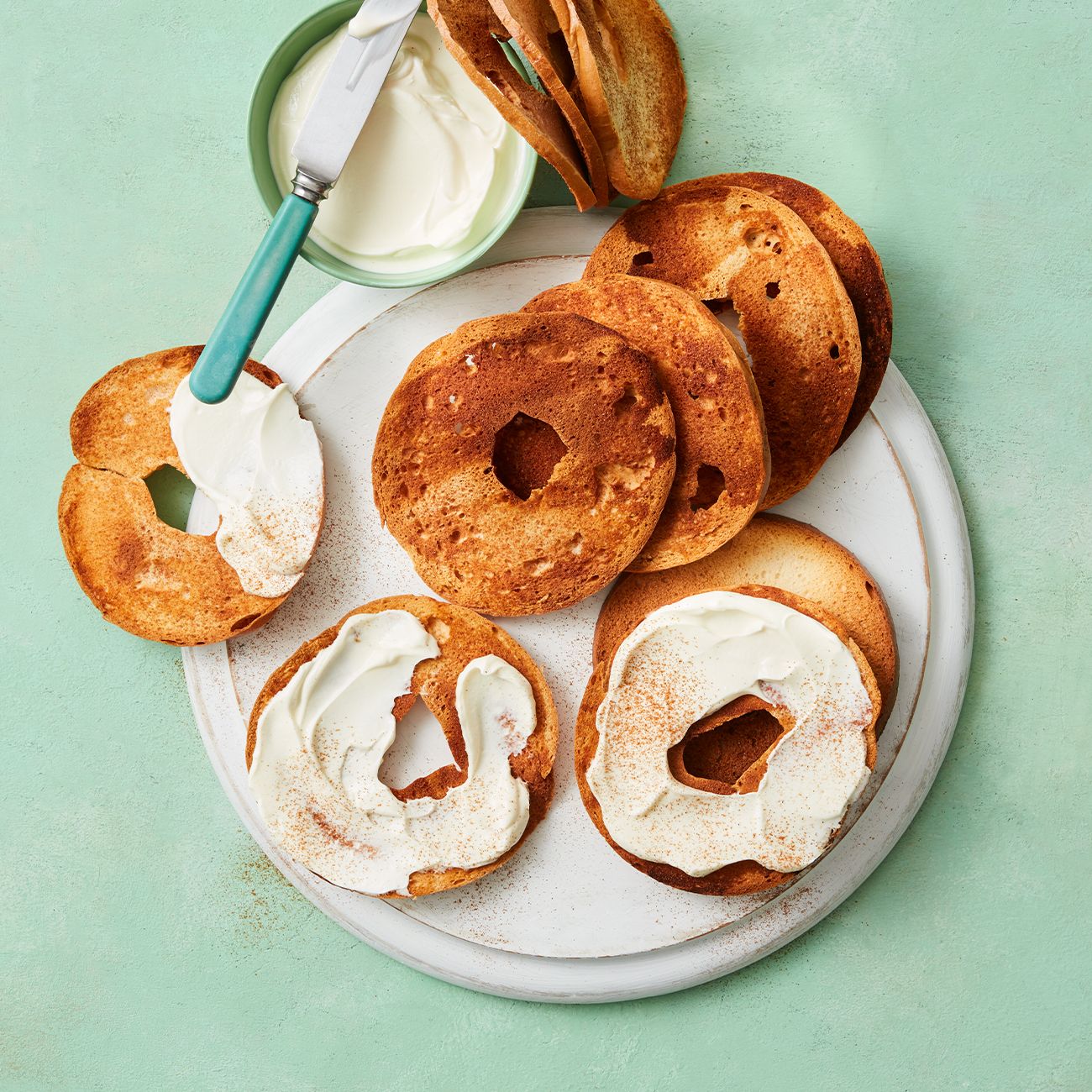 cinnamon bagel crisps