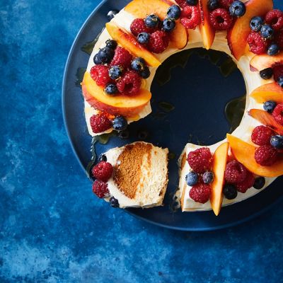 Easy Gingernut Wreath Cake