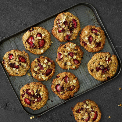 Healthier Strawberry & Cacao Oat Cookies