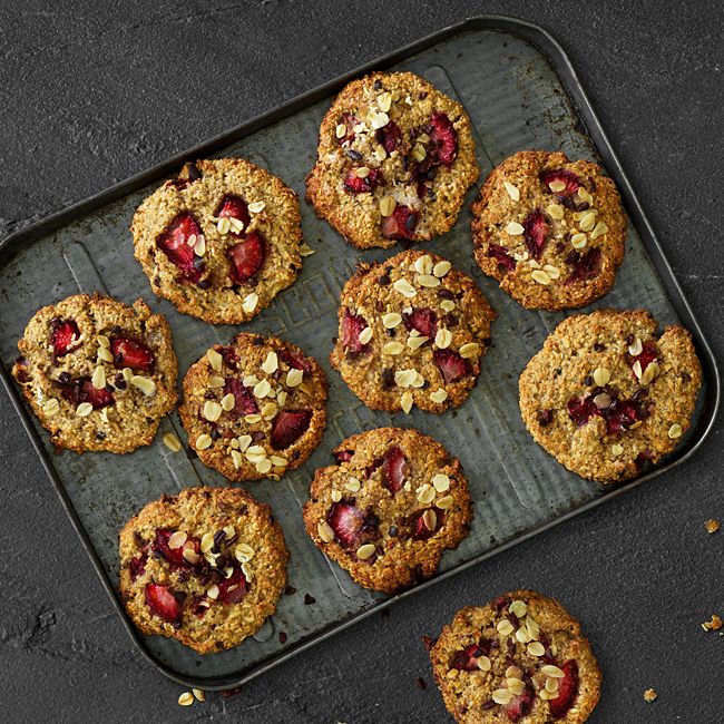Healthier Strawberry & Cacao Oat Cookies