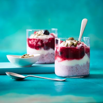 Overnight Oats, Yoghurt & Berry Parfaits