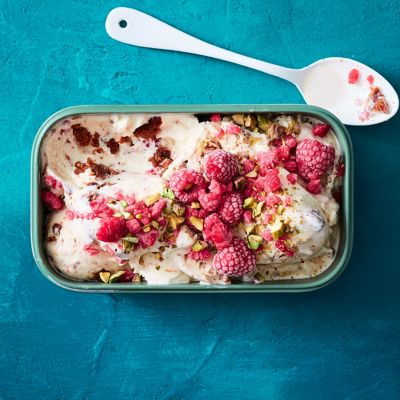 Raspberry & Christmas Pudding Ice-Cream