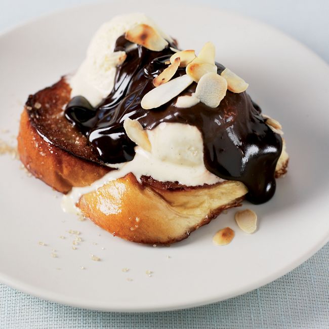 Hot Brioche With Chocolate Sauce