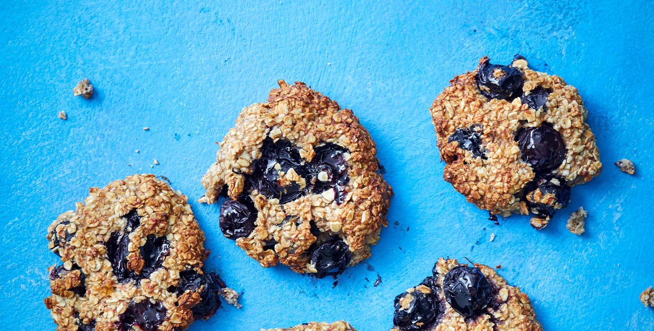 Blueberry & oat cookies