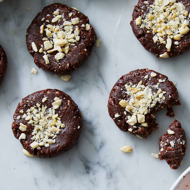 Raw Cashew & Cacao Cookies