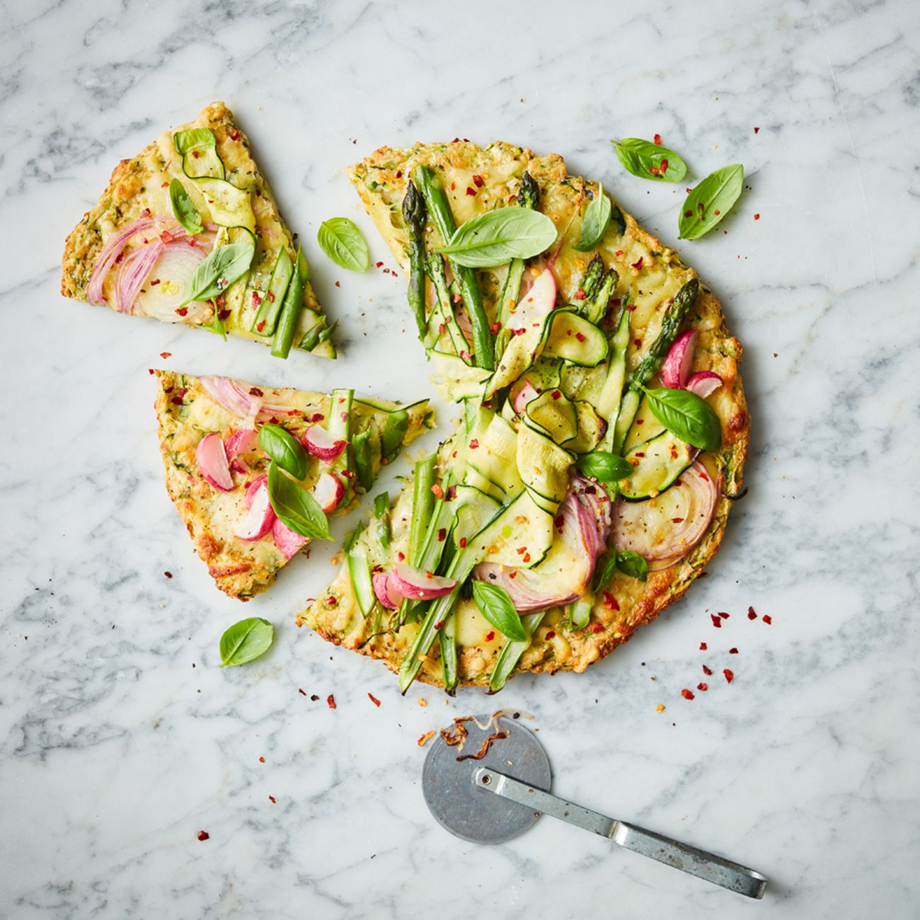 Zucchini and asparagus pizza