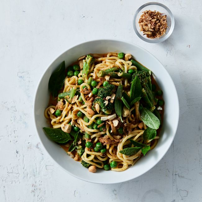 Red Curry Stir-Fry With Ramen
