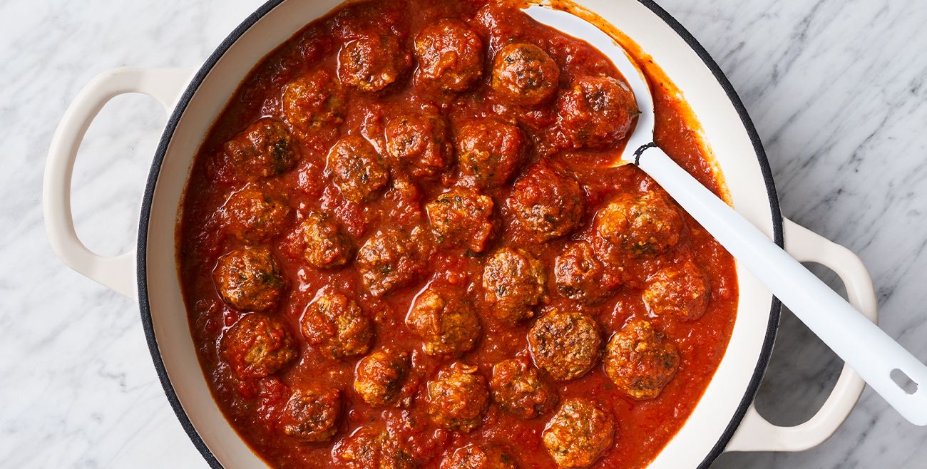 Big Batch Meatballs In Tomato Basil Sauce Recipe Woolworths