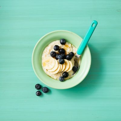 Cinnamon Porridge With Banana & Blueberries